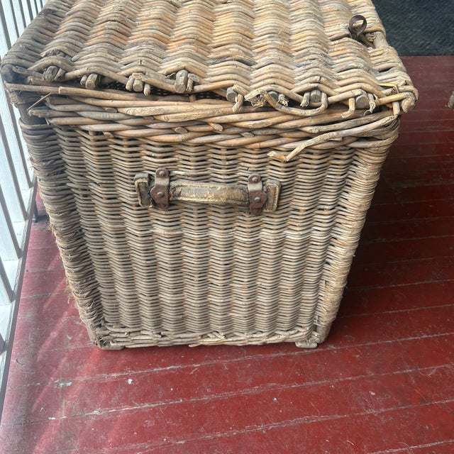 Farmhouse Extra Large 19th Century French Willow Trunk For Sale - Image 3 of 12