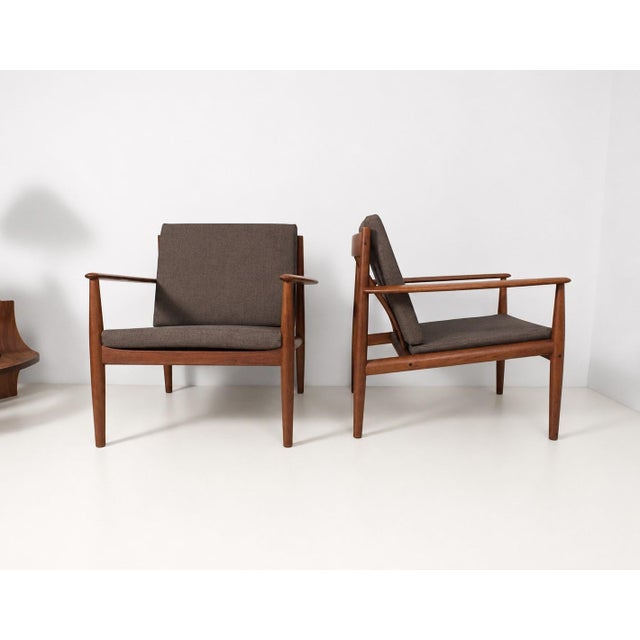 Mid-Century Modern Danish FD118 Lounge Chairs by Grete Jalk for France & Søn, 1960s, Set of 2 For Sale - Image 3 of 15