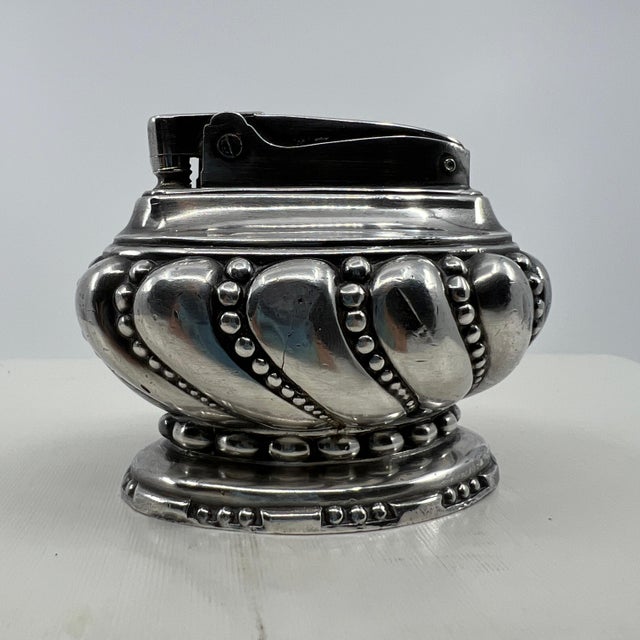 Art Deco Mid-Century American Silver Plate Art Deco Crown Table Lighter by Ronson For Sale - Image 3 of 12