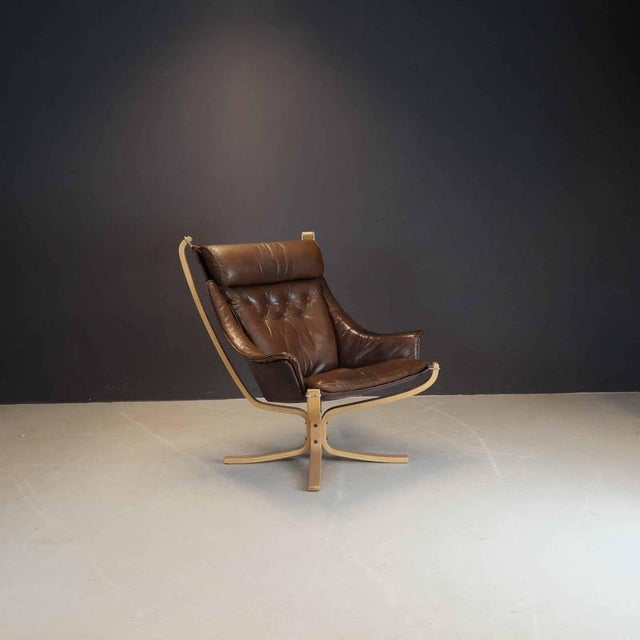 Falcon loungechair by Sigurd Ressell for Vatne Møbler. Dated after 1974 in good vintage condition. This one has some more...