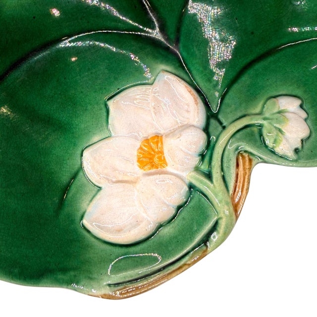 George Jones Majolica Water Lily Plate Glazed in Lush Greens, English, Ca. 1869 For Sale - Image 6 of 8