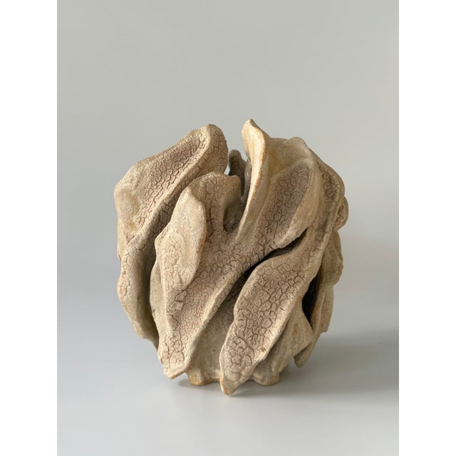 Geoma Kurinuki 7 Sculpture in Clay by Pellizco Ceramica For Sale - Image 13 of 13