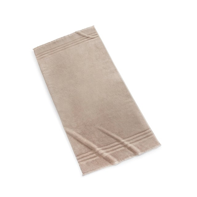 Made from 100% Aegean combed cotton, the Mercer towels are ultra soft and feature a subtle eyelash fringe. Machine wash...