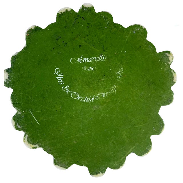 Kelly Green Vintage Amarillis Resin Flower Vase For Sale - Image 8 of 9