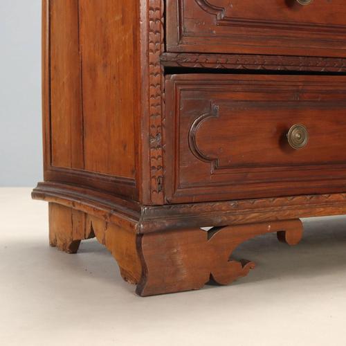 17th Century Baroque Walnut Canterano For Sale - Image 11 of 15