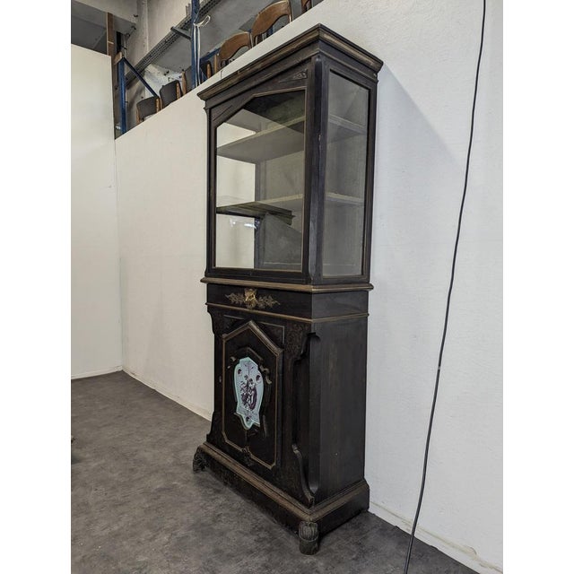 Napoleon III Display Cabinet with Porcelain Plaque, in Very Good conditions.
