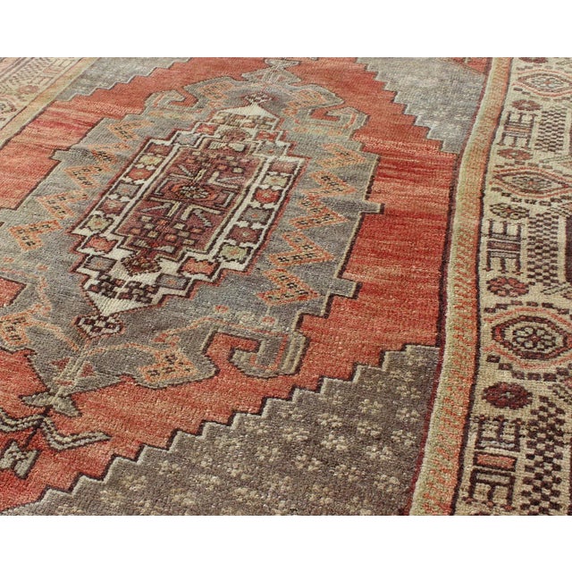 Mid 20th Century Vintage Turkish Oushak Rug With Geometric-Tribal Motifs in Red-Orange and Gray For Sale - Image 5 of 7