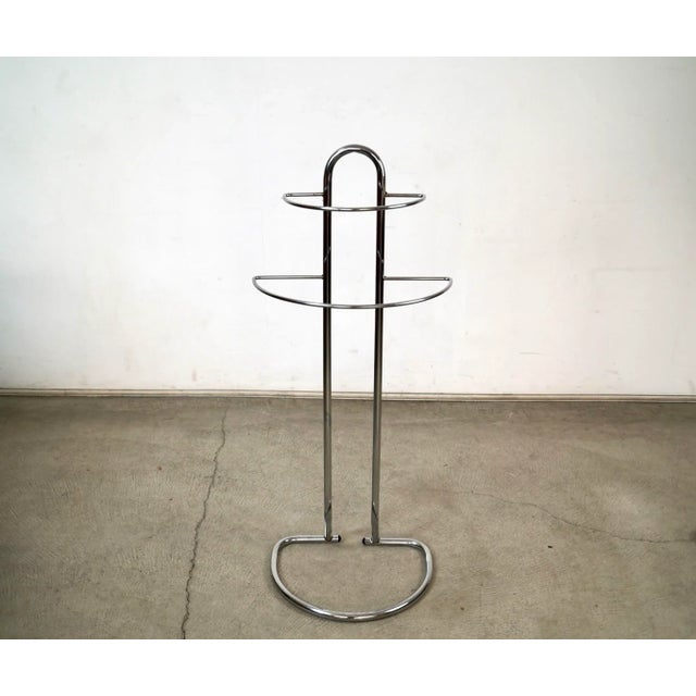 Vintage Midcentury Modern valet for sale. It has an Art Deco design, and is made of chrome. It's in excellent condition,...