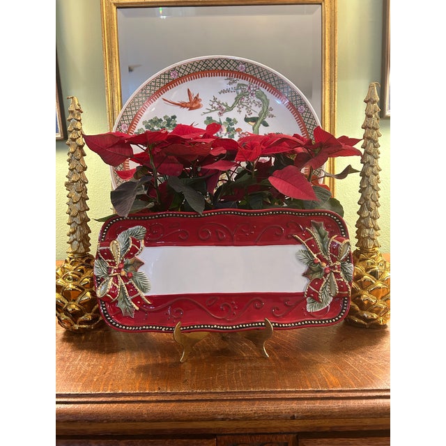 Holiday serveware as only Fitz and Floyd can do! This handpainted bread or sandwich tray is in the Damask Holiday pattern...