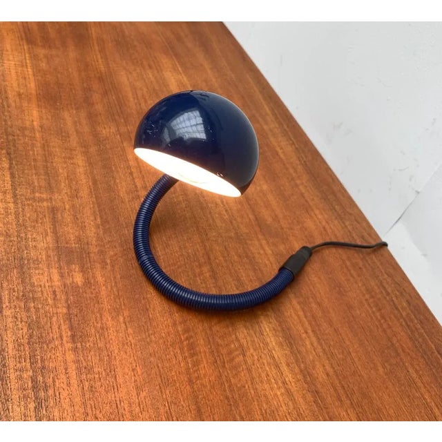 Vintage Italian Space Age Hebi Table Lamp by Isao Hosoe for Valenti Luce For Sale - Image 10 of 18