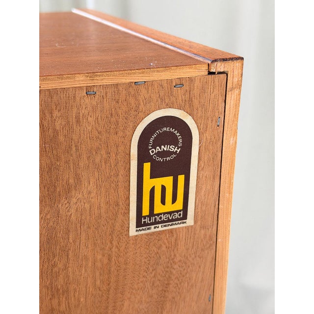 Danish Teak Cabinet with Glass Doors by Carlo Jensen for Hundevad & Co, 1960s For Sale - Image 18 of 18