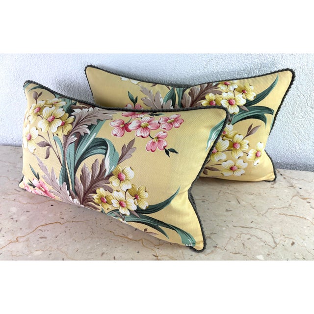 Vibrant Early 20th Century Floral Broad Cloth Pillows/Pair. For Sale In Philadelphia - Image 6 of 10