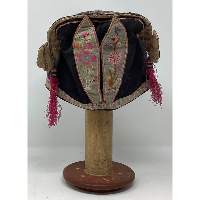 Chinese Late 19th Century Chinese Scholar's Silk Hat With Happy Buddha Symbols For Sale - Image 3 of 5