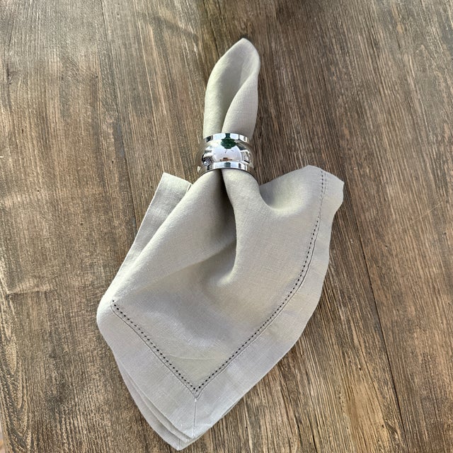 Traditional Silver Plate Napkin Rings, S4 For Sale - Image 3 of 3