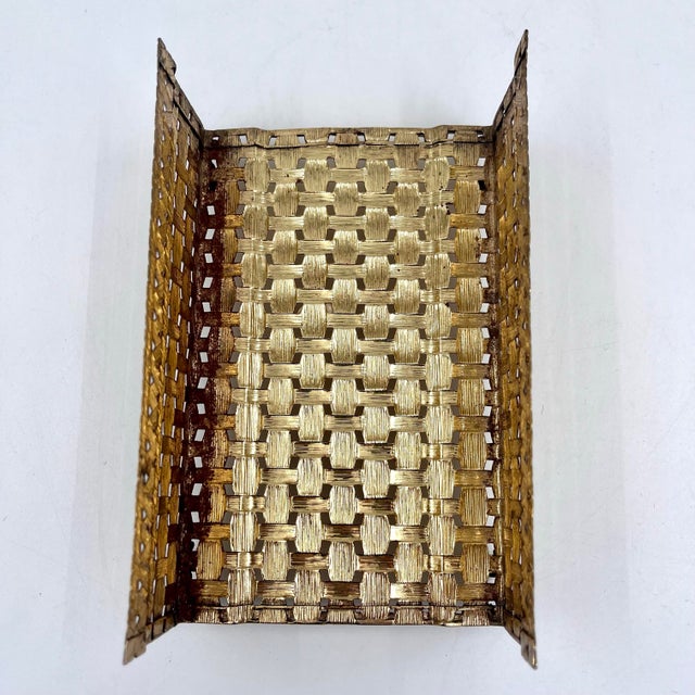 Mid 20th Century Vintage Hollywood Regency Gold Metal Basketweave Guest Towel Tray For Sale - Image 5 of 12