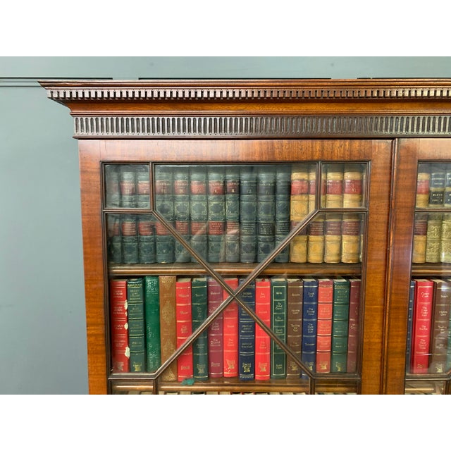 George III Bookcase in Mahogany, 1800 For Sale - Image 14 of 18