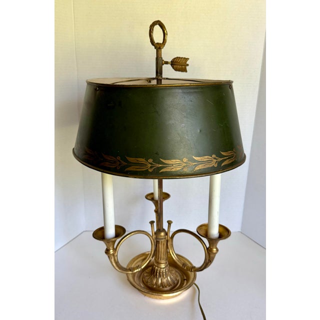 Early 20th Century Brass Bouillotte Lamp With Horn-Form Arms & Adjustable Green Tôle Shade For Sale - Image 4 of 12
