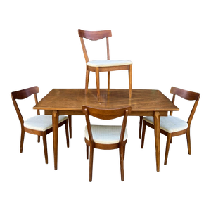 American of Martinsville Dining Set With 4 Chairs