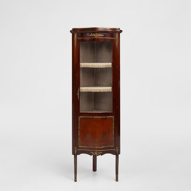 Vintage French Louis XV Style Corner Display Cabinet with Arched Glass, 1950s For Sale - Image 15 of 15