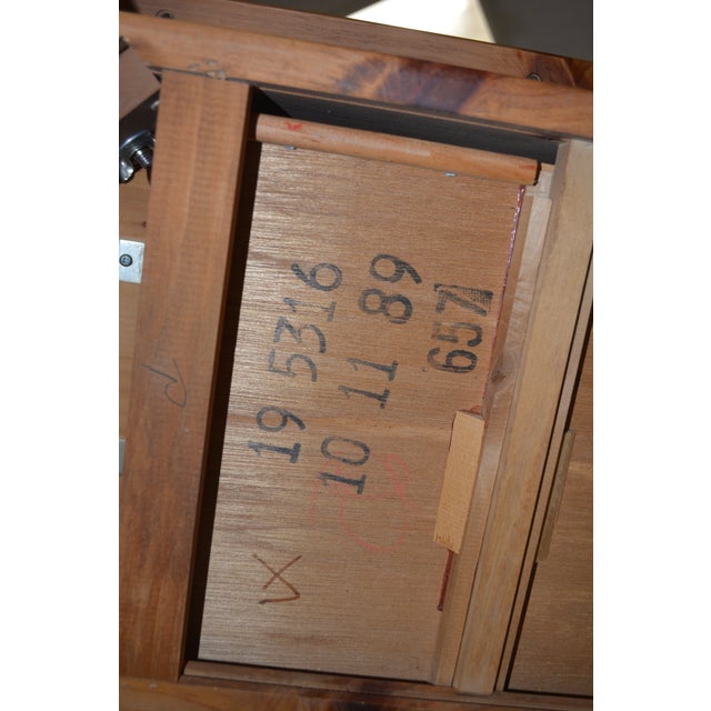 1970s Vintage Arts & Crafts Shaker Ethan Allen Pine Side Table W/ Drawer - Country Craftsman Collection For Sale - Image 18 of 18