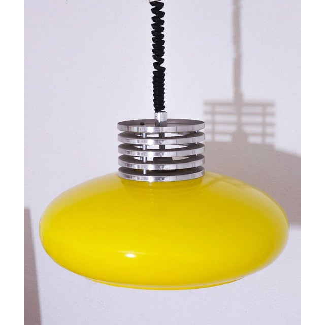 Please note that the lamp’s pull mechanism is no longer functional and the drop is fixed at 35 cm (14 inches) This piece...