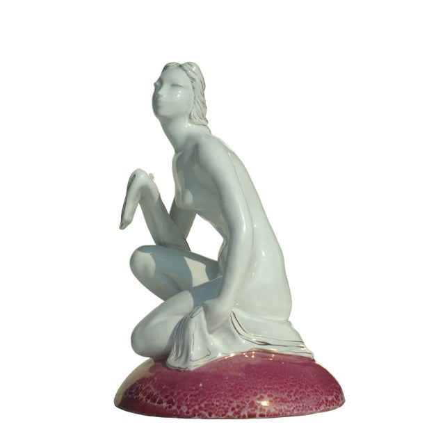 Art Deco Italian Pottery Figure of Woman from Forlani Laveno, 1940 For Sale - Image 3 of 7