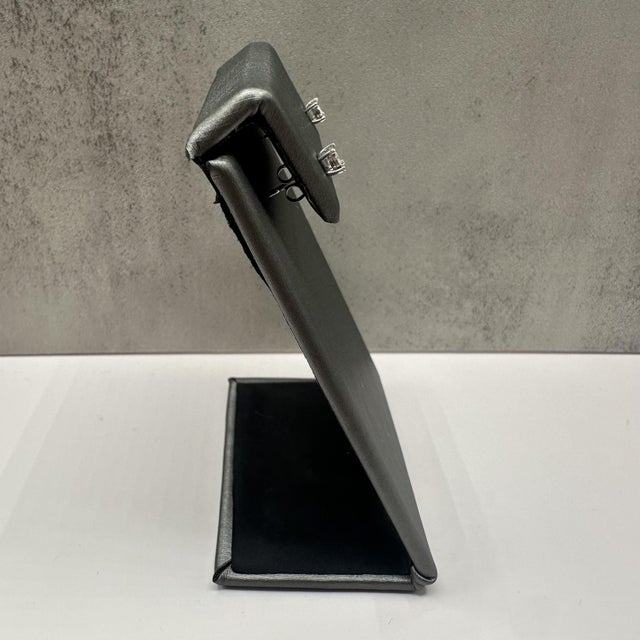 Contemporary Natural Diamond Stud Earrings in 10kt White Gold – 0.20ctw, New, A Pair For Sale - Image 3 of 5