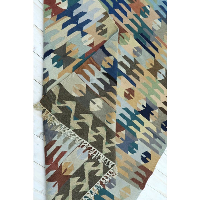 Vintage Turkish Geometric Kilim Rug-5’6’x8’11" For Sale - Image 12 of 13