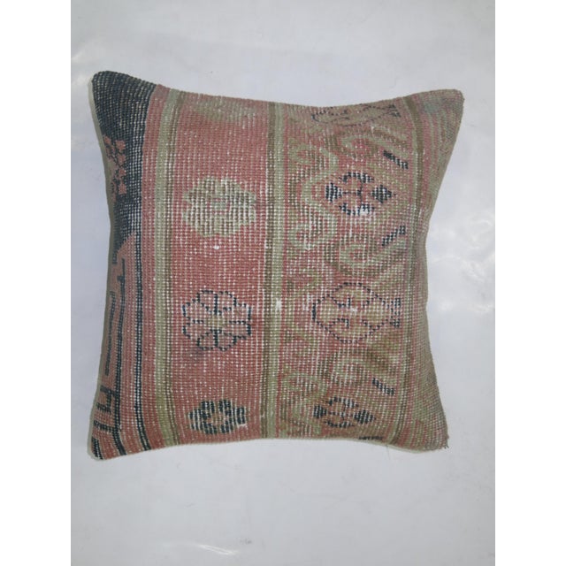 Late 20th Century Pink Wool Feminine Khotan Antique Rug Pillow For Sale - Image 5 of 5