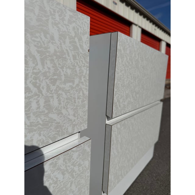 1980s Pair of Postmodern Curved Nightstands, Set of 2 For Sale - Image 11 of 12