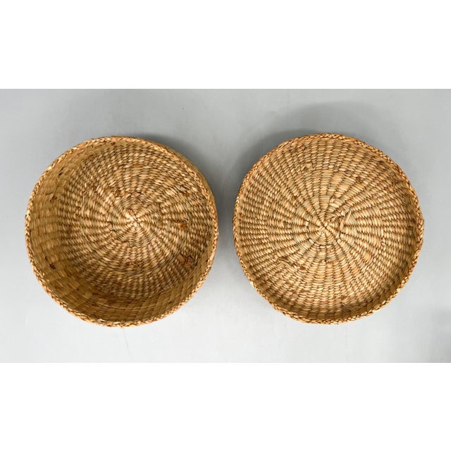 Late 20th Century Vintage Woven Basket Box With Seashell-Adorned Lid — Coastal / Bohemian For Sale - Image 5 of 13