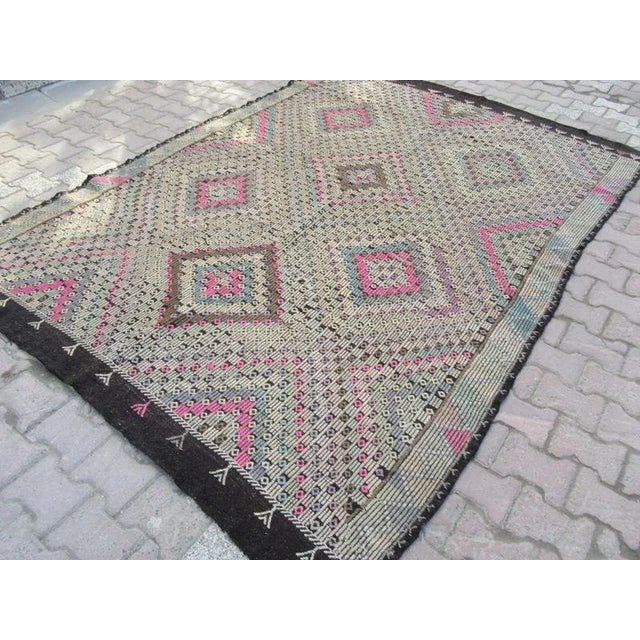 1960s Turkish Denizli Kilim Rug For Sale - Image 4 of 6