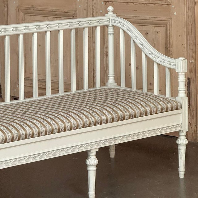 18th Century Swedish Gustavian Painted Settee ~ Neoclassical Design For Sale - Image 10 of 18