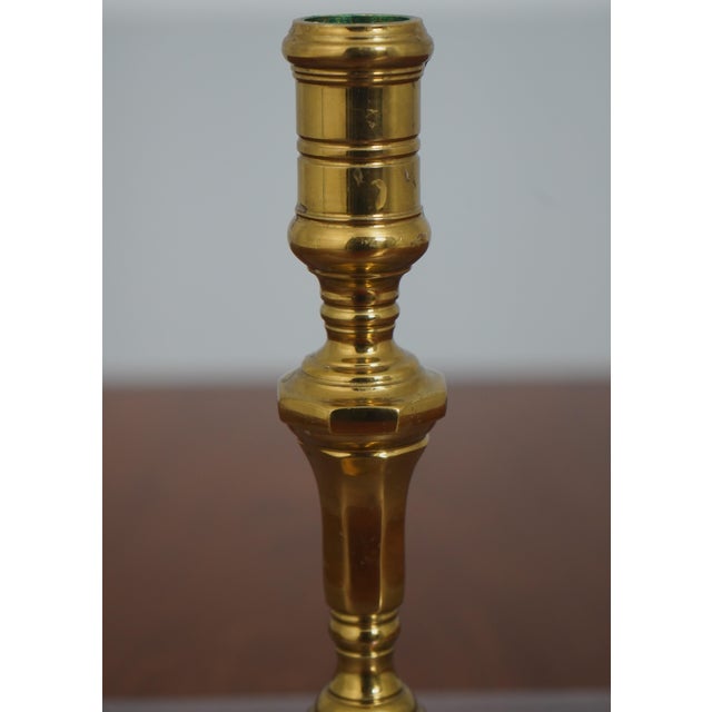 Pair Virginia Metalcrafters Colonial Williamsburg Brass Candlesticks For Sale In Philadelphia - Image 6 of 8