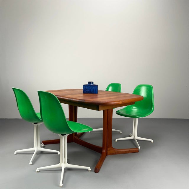 Mid-Century Modern Superelliptical Teak Dining Table with Extension from Dyrlund, Denmark, 1970s For Sale - Image 3 of 16