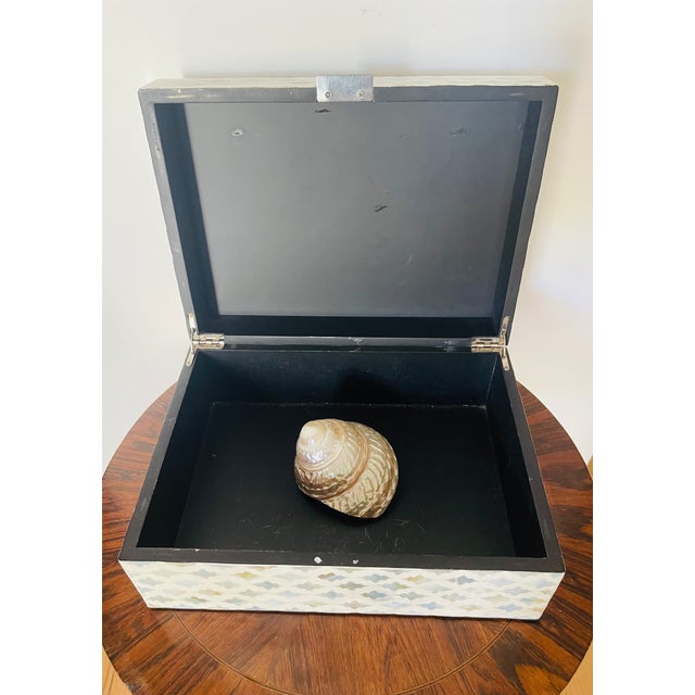 Coastal 1960s Large Mother of Pearl Inlaid Box With Sea Shell For Sale - Image 3 of 4