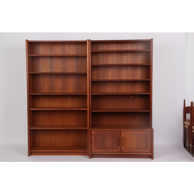 Vintage Teak Bookcase with Removable Shelves, 1970s For Sale - Image 4 of 10