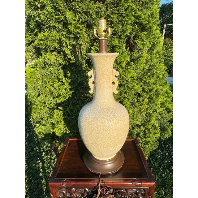 Vintage Circa 1960s Chinoiserie Lamp, Cream Color With Crackle Finish For Sale In Greenville, SC - Image 6 of 10