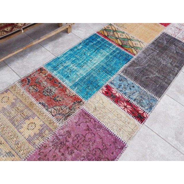 1960s Oushak Vintage Anatolian Runner For Sale - Image 5 of 10