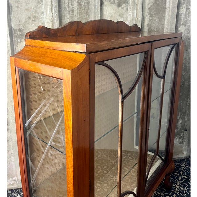 Vintage Art Deco Cocktail Display Cabinet in Walnut and Mahogany, 1930s For Sale - Image 4 of 18