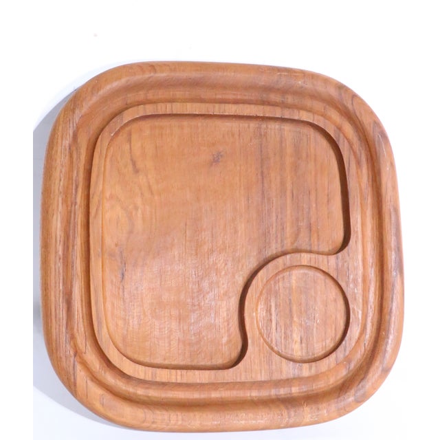 Mid Century Danish Modern style serving tray made in Thailand by Goodwood. This example is in very good, original, clean...