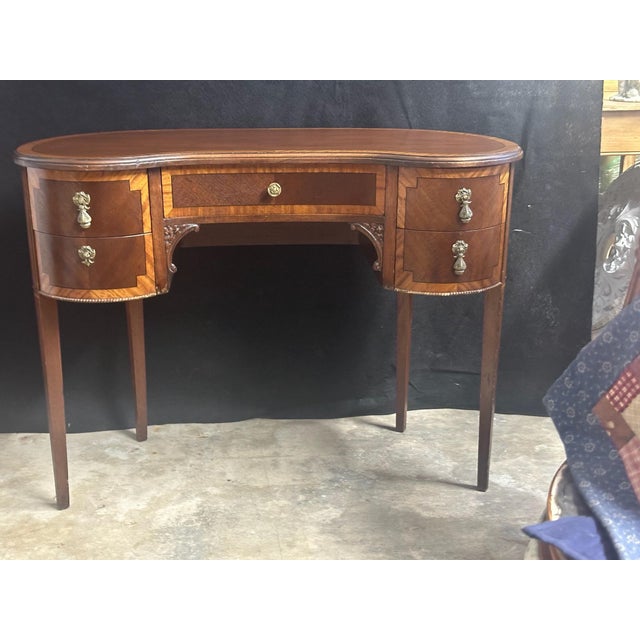 Neoclassical Vintage Sheraton Revival Kidney-Shaped Mahogany Desk With Satinwood Inlay For Sale - Image 3 of 6
