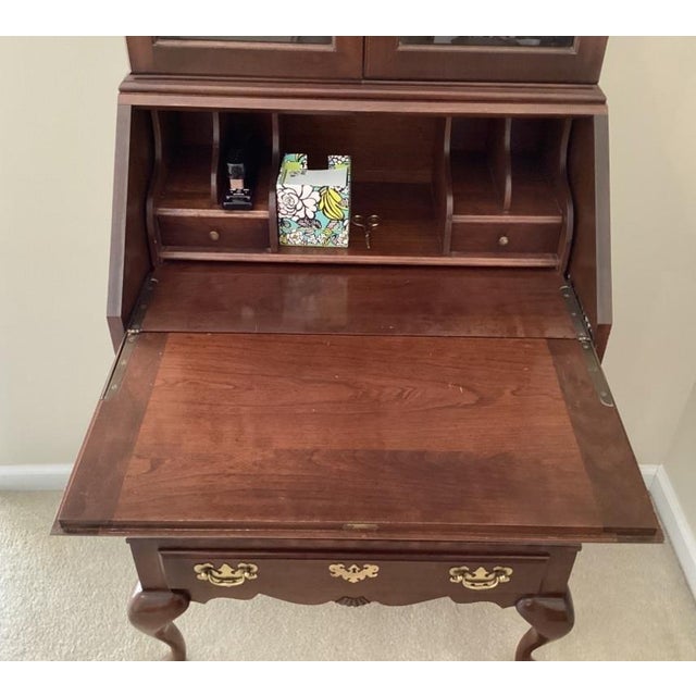 Wood Vintage Queen Anne Secretary Desk Hutch – Mahogany Drop Front Writing Desk With Glass Display Top For Sale - Image 7 of 7