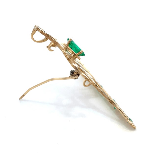 14k Yellow Gold Emerald and Diamond Studded Horse Rider Brooch For Sale In New York - Image 6 of 9