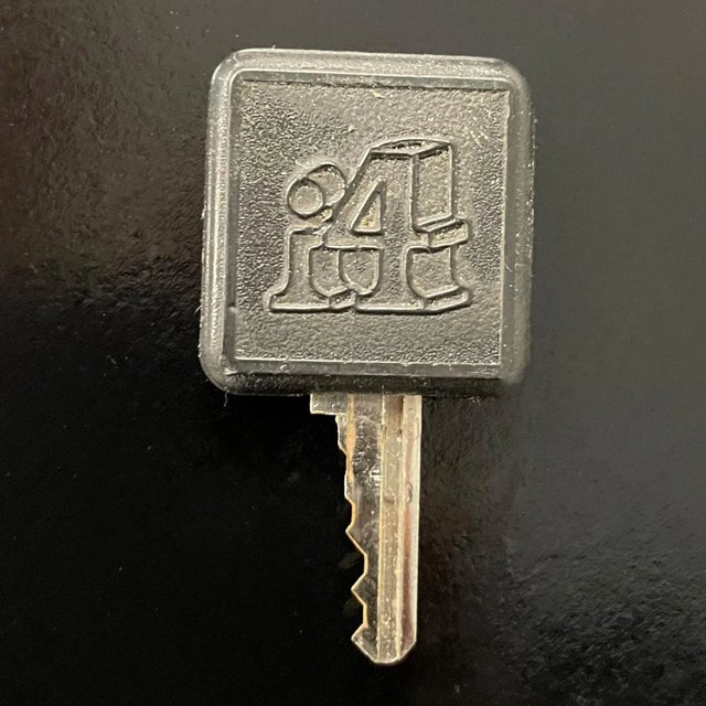 Italian Executive Desk by G. Faleschini for I4 Mariani, 2000s, Set of 5 For Sale - Image 13 of 14