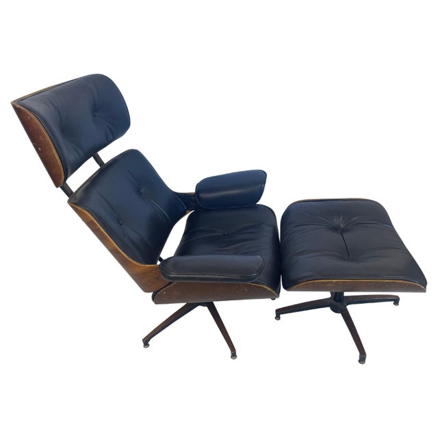 Mid 20th Century Walnut and Black Leather Lounge Chair Ottoman Attributed to PLycraft For Sale - Image 15 of 18