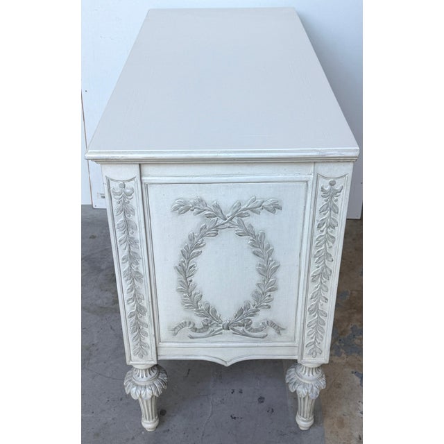 Italian Hand-Carved Tuscan Chest with Laurel Garlands in Antiqued Silver Leaf For Sale In West Palm - Image 6 of 18