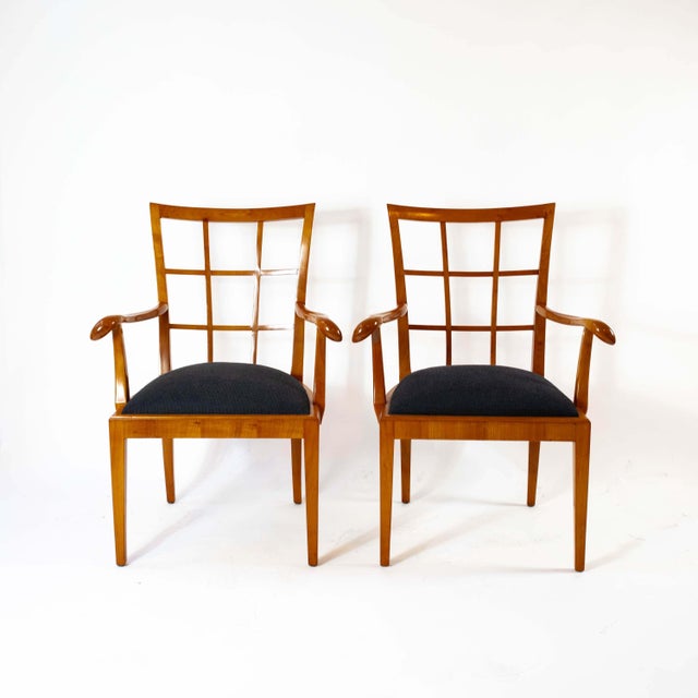 This extraordinary pair of armchairs originates from the Vienna Modernism movement and is attributed to Karl Hoffmann and...