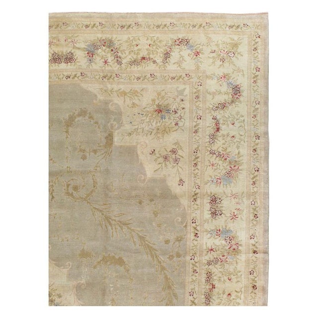 Galerie Shabab Collection Mid-20th Century Turkish Herekeh Large Room Size Carpet in the Aubusson Style For Sale - Image 4 of 10