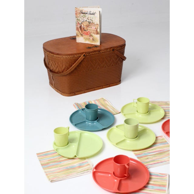 Mid-Century Redmon Picnic Basket Set For Sale - Image 15 of 18